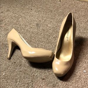 Madden girl size 7 1/5 nude heels.